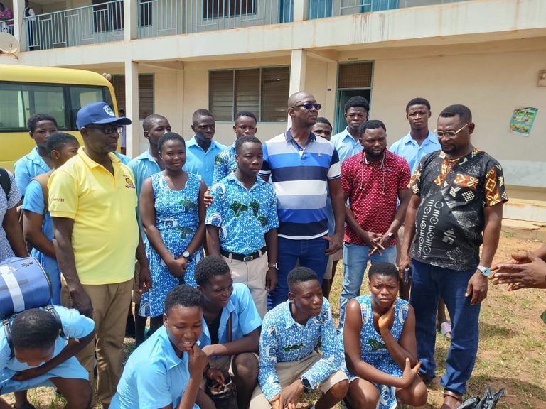 Fumbisi Senior High/Agric Receives Sports Boost as Daniel Achaab Supports Young Talents
